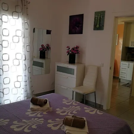 House Il Giglio * אדחה